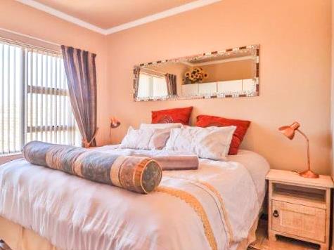 4 Bedroom Property for Sale in Stilbaai Wes Western Cape